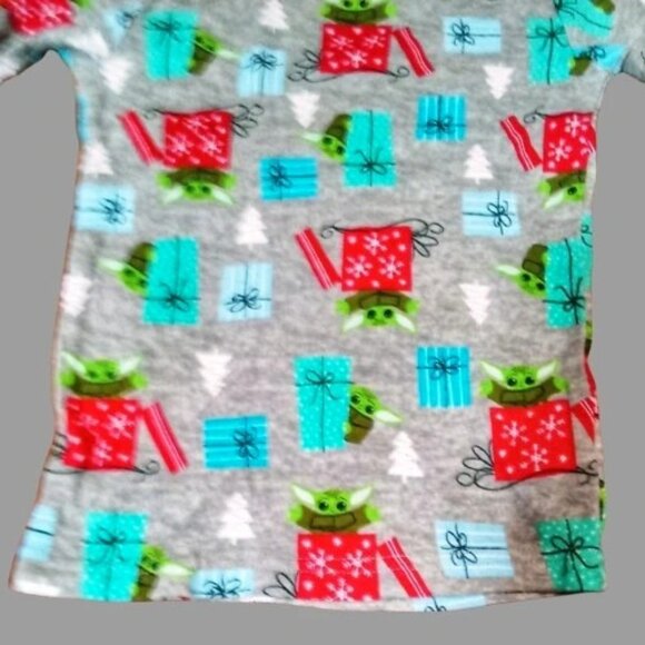 Old Navy Pajama Set w/Star Wars Grogu Christmas Print 2 Pc Unisex Sz 6 Small - Picture 10 of 12
